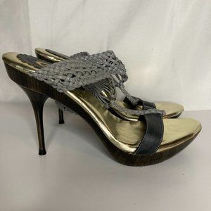 NEW 6ihf Strappy Summer Slider Sandals Size 6 (37) Grey and Black with gems.